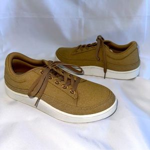 Allbirds canvas pacers women’s 9 tan sneakers